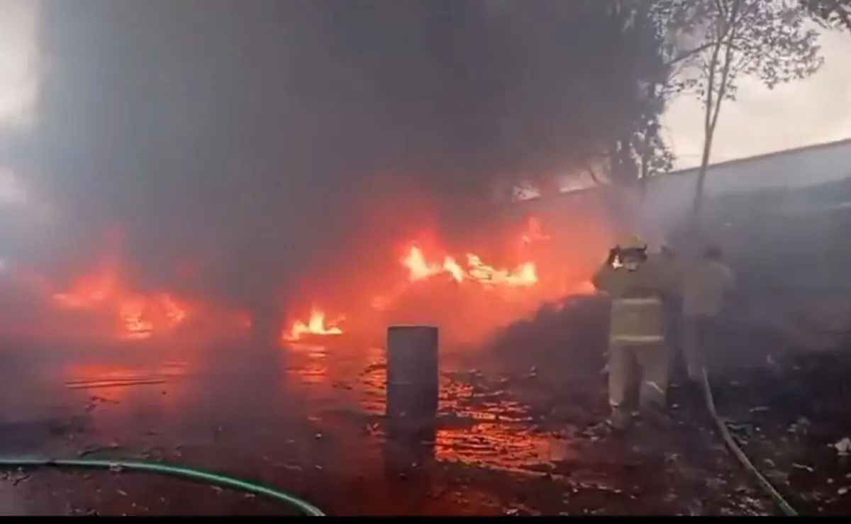 La explosión moviliza a cuerpos de emergencia y alerta a vecinos de la zona.