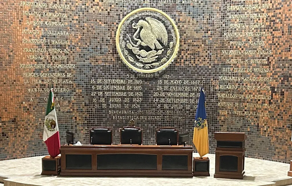 El Congreso deberá establecer la fecha y mecanismo para la elección municipal.