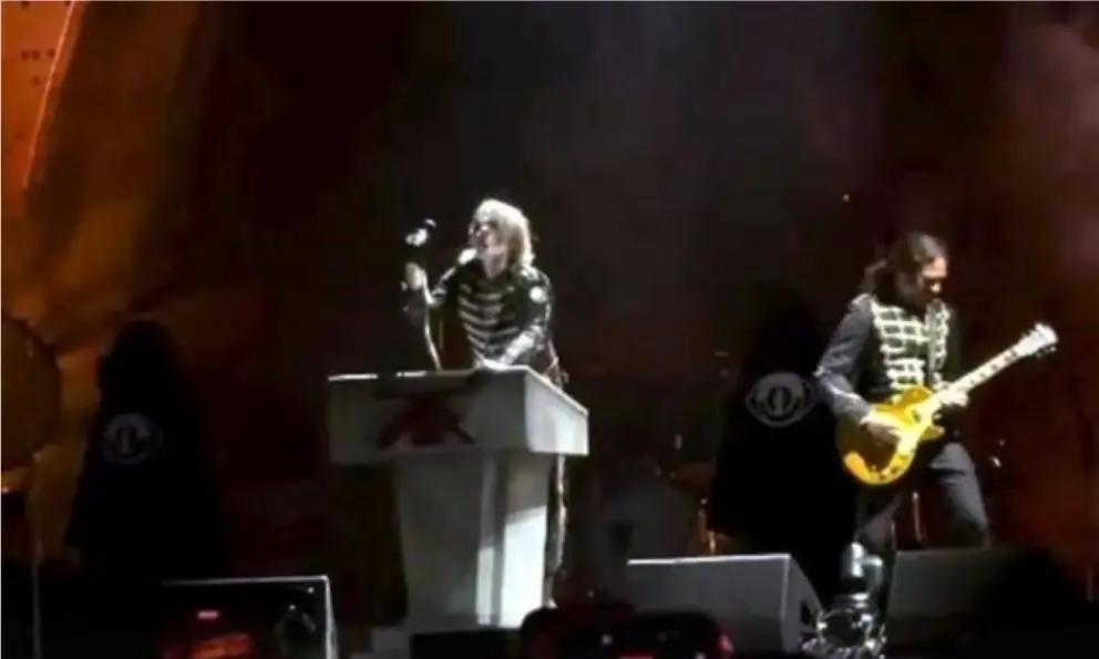 La banda celebró el 20 aniversario de "The Black Parade" ante 65 mil fanáticos en un espectáculo teatral inolvidable.