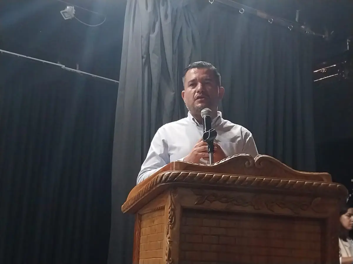 La Secretaría de Educación Pública investiga a Loaiza debido a su postura crítica hacia el gobierno de López Obrador.