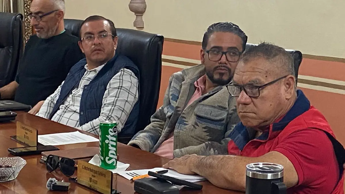 La decisión de asistir a FITUR en lugar de WESA produce debate sobre el impulso económico local.