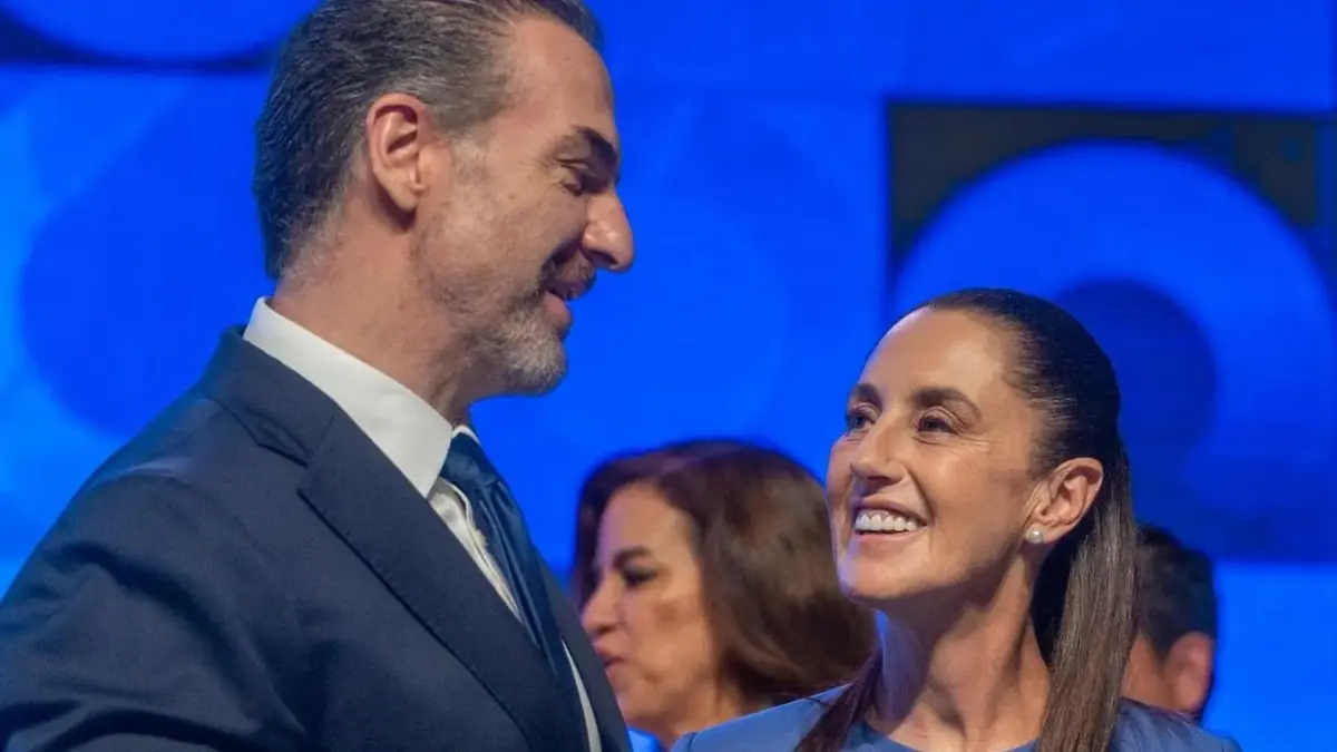 La presidenta Claudia Sheinbaum muestra cercanía con el alcalde de Escobedo, a pesar de críticas previas.