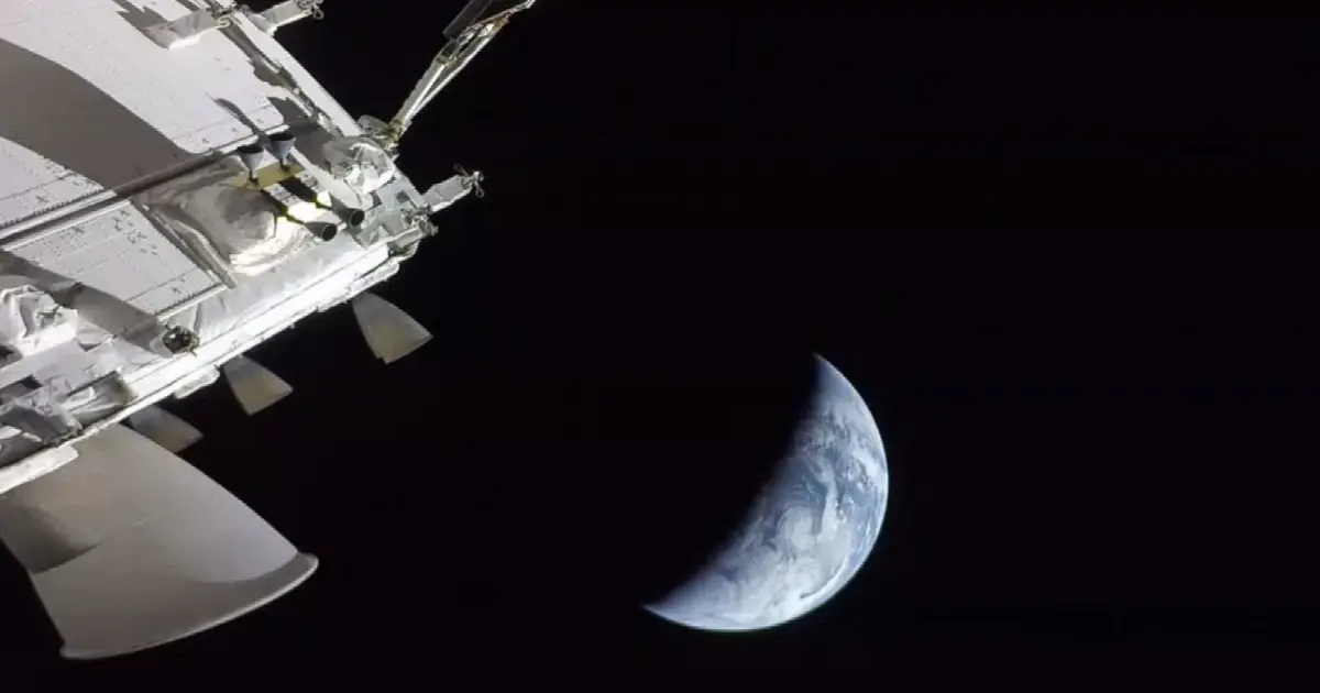 La misión lunar de la NASA enfrenta riesgos en su fase crítica de descenso.