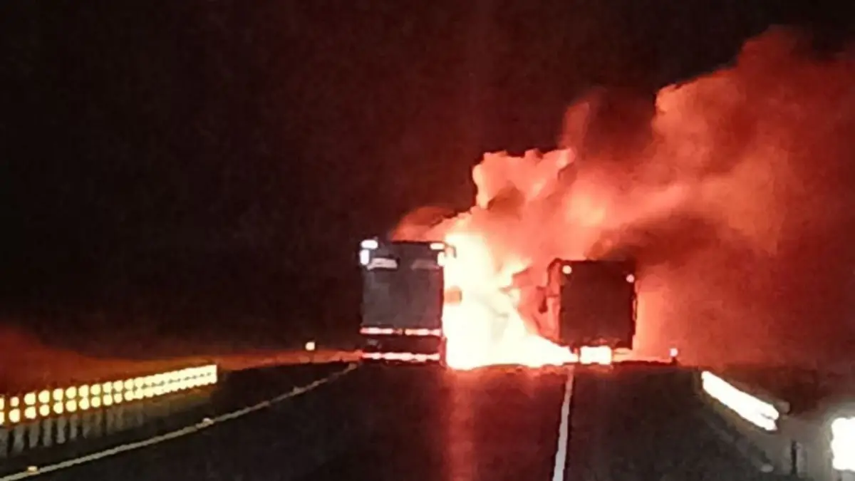 La captura de un objetivo prioritario generó bloqueos y vandalismo en la carretera, afectando la circulación.