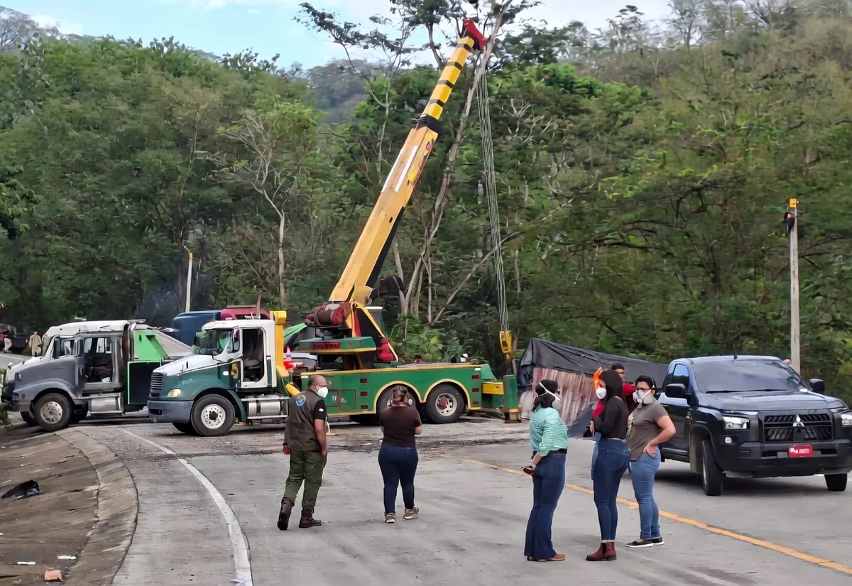 La alerta roja se declaró para proteger a las comunidades cerca de La Ceibita tras el accidente vial con material tóxico.