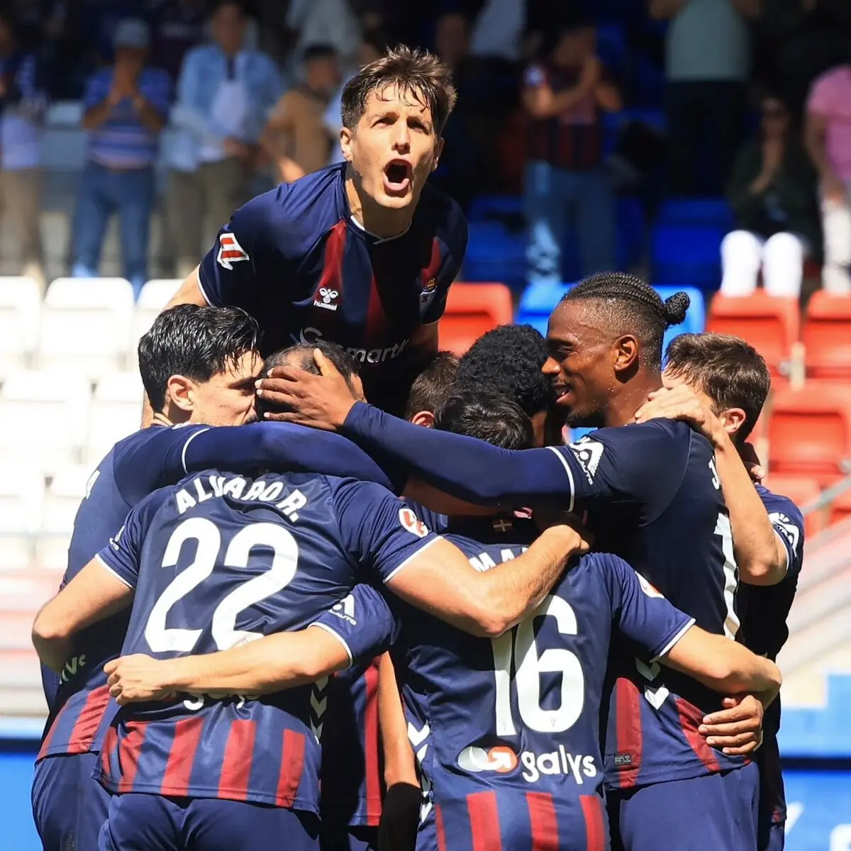 El equipo vasco asciende en la tabla tras una contundente victoria.
