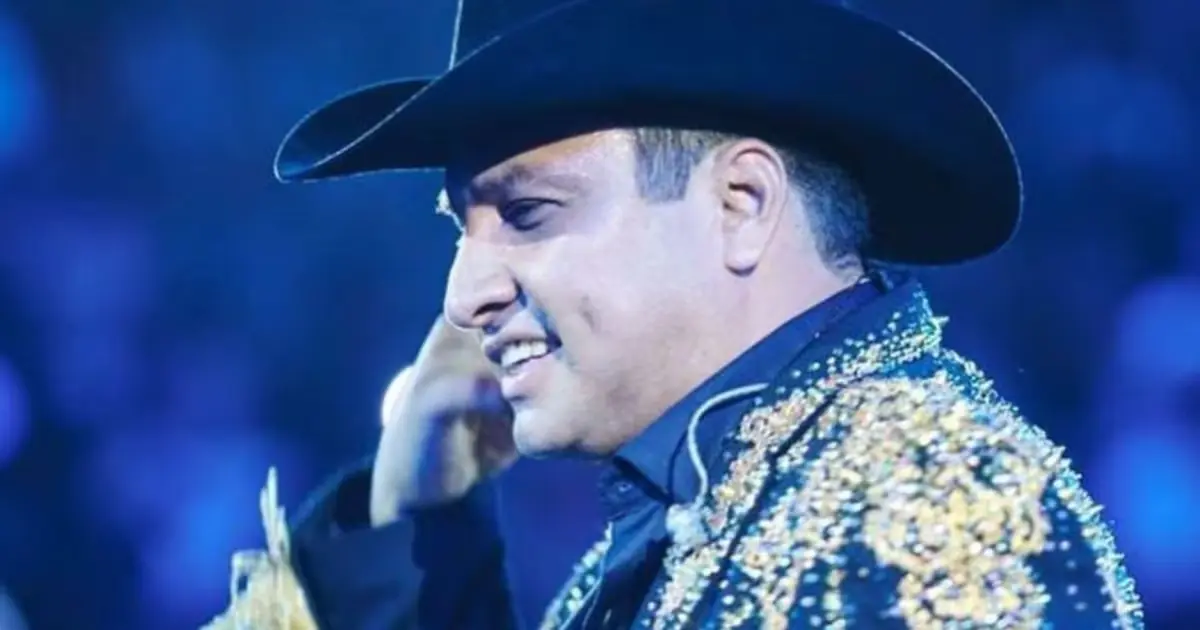 El artista mexicano logra un exitoso regreso a escenarios internacionales tras momentos difíciles.