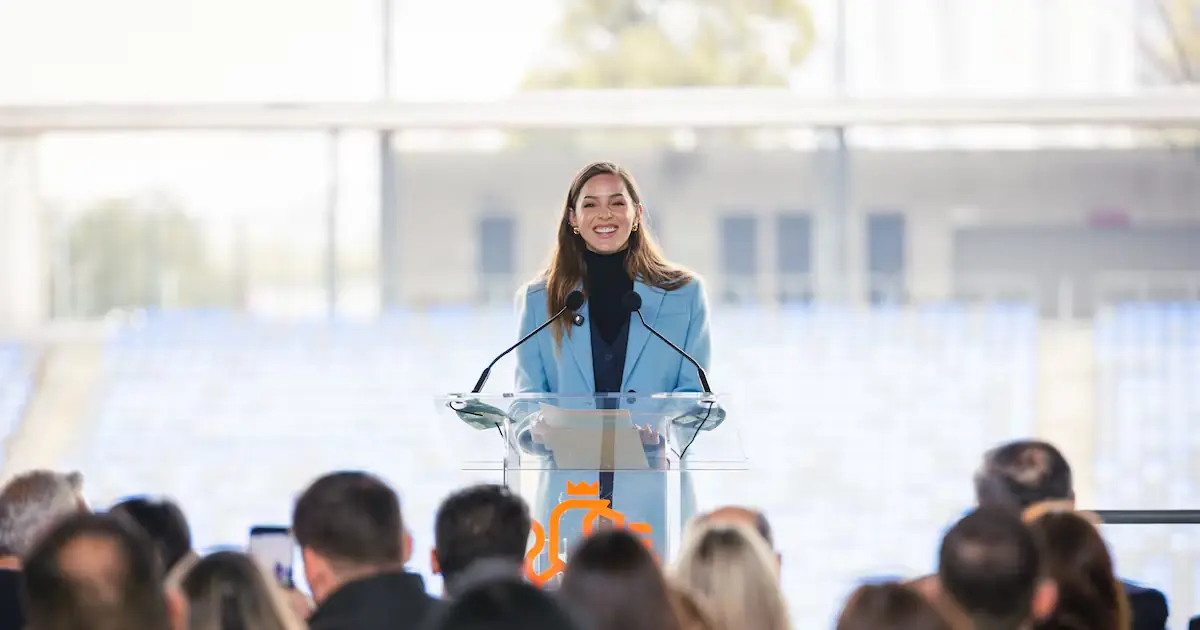 La titular de AMAR a Nuevo León retoma sus estudios en un momento crucial de su carrera.