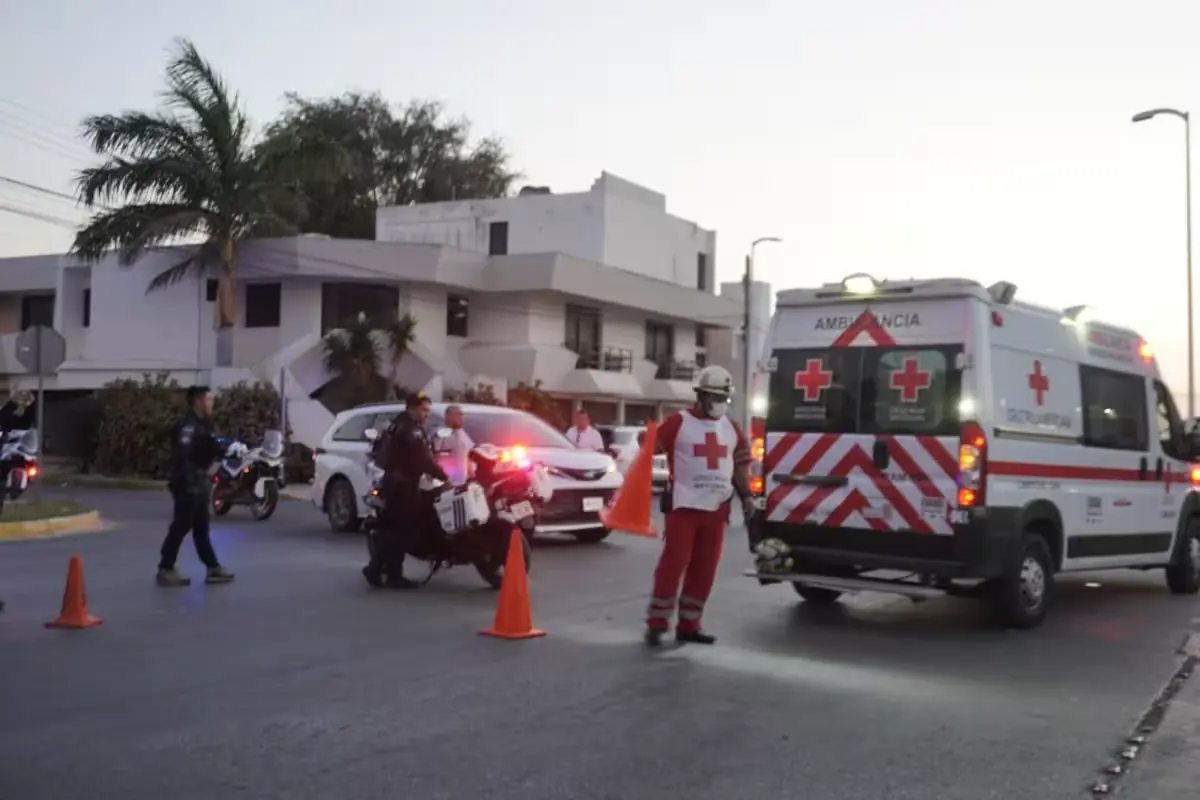 Un joven sufrió una leve lesión tras un accidente provocado por un automovilista.