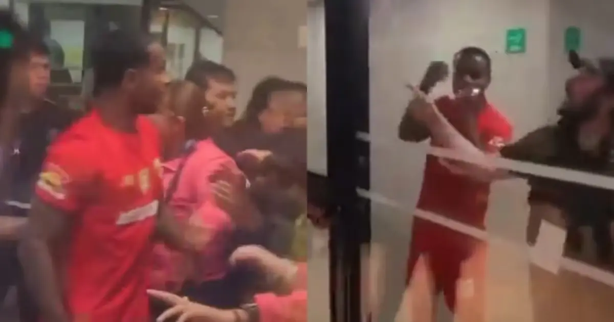 Un incidente de racismo involucra a Helinho tras un enfrentamiento con Henry Martín en el túnel del Estadio Azteca.