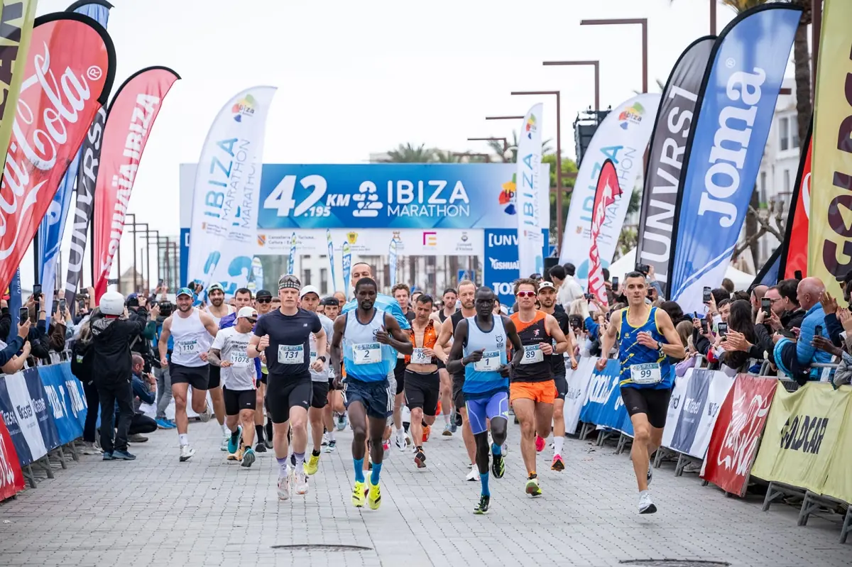 Este evento se consolida como la carrera más popular de Ibiza, atrayendo a corredores de todo el mundo.