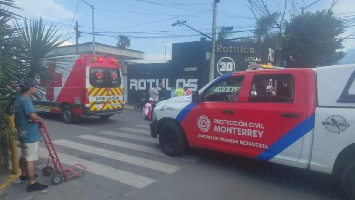 Un motociclista resultó con lesiones tras un accidente en el centro de la ciudad.