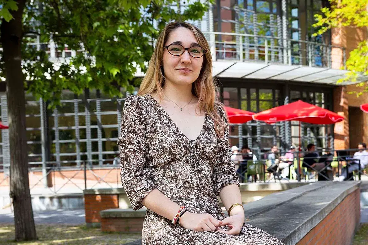 La llegada de la Princesa de Asturias despierta interés y debate en su nueva universidad.