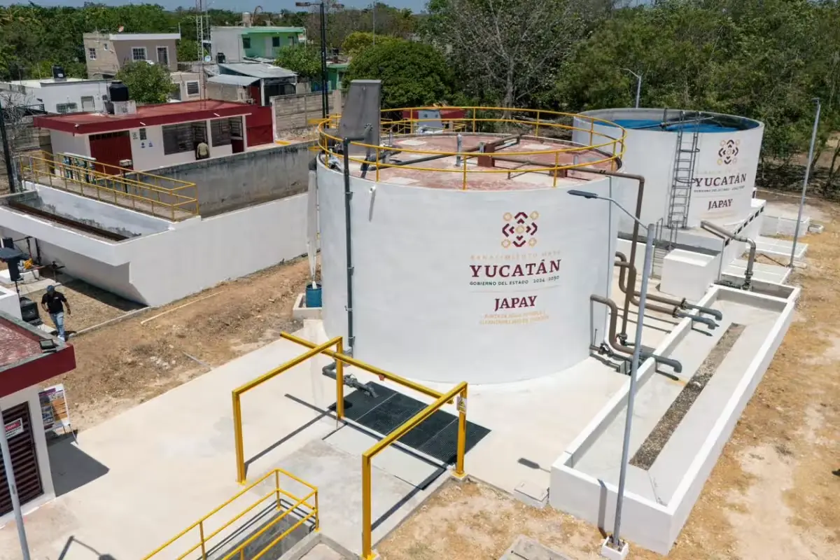 La obra mejora la infraestructura sanitaria y protege el acuífero de contaminantes.