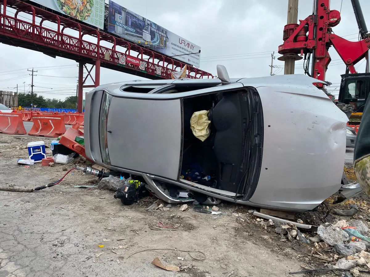 Un menor de tres años y dos adultos resultaron heridos en un accidente vehicular.