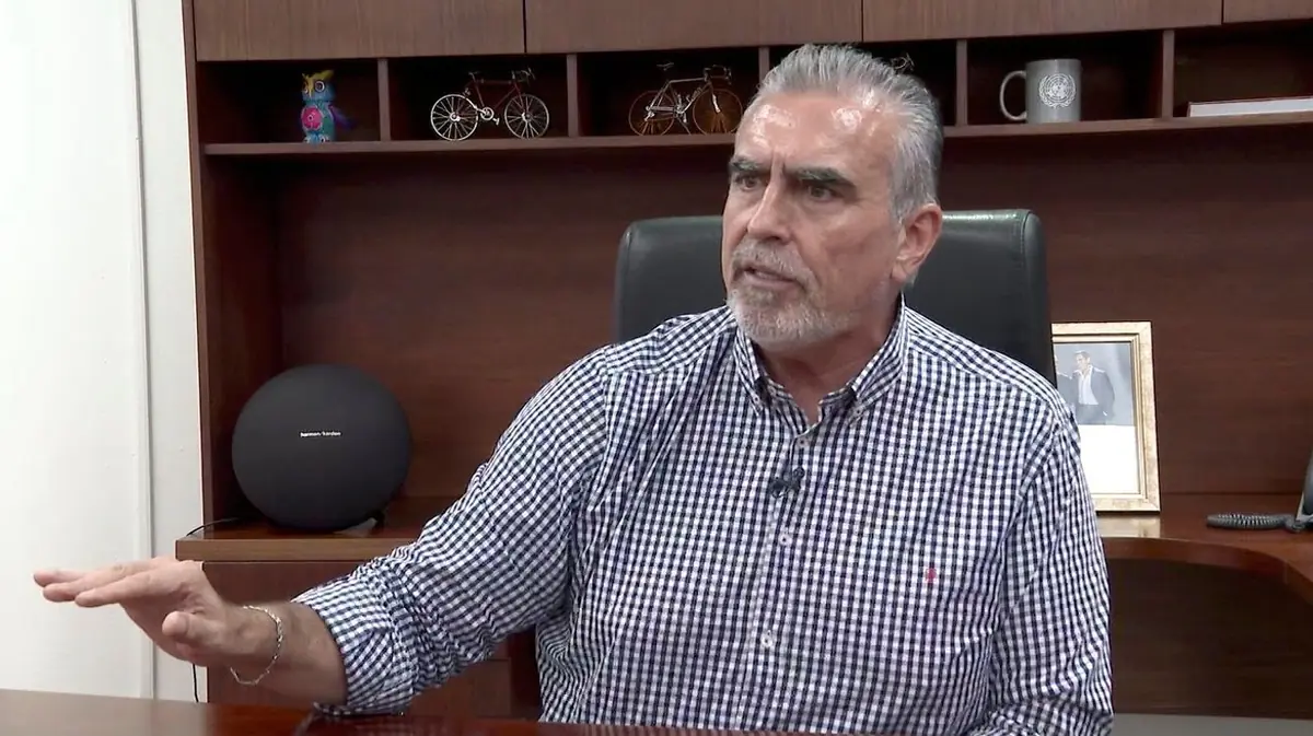 César Garza Villarreal defiende convenio que salvó parte del terreno en disputa, aunque enfrenta críticas de empresarios.