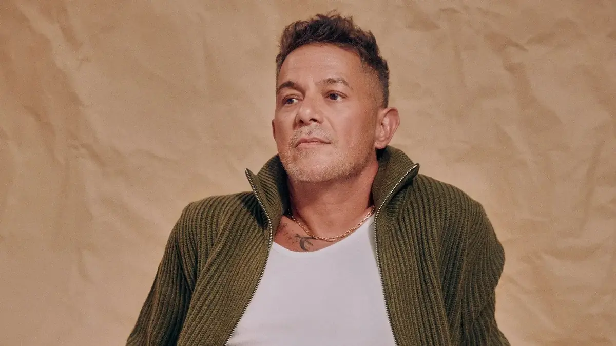 La gira de Alejandro Sanz desata debates sobre inclusión y diversidad tras un comentario sobre la estructura de Bad Bunny.