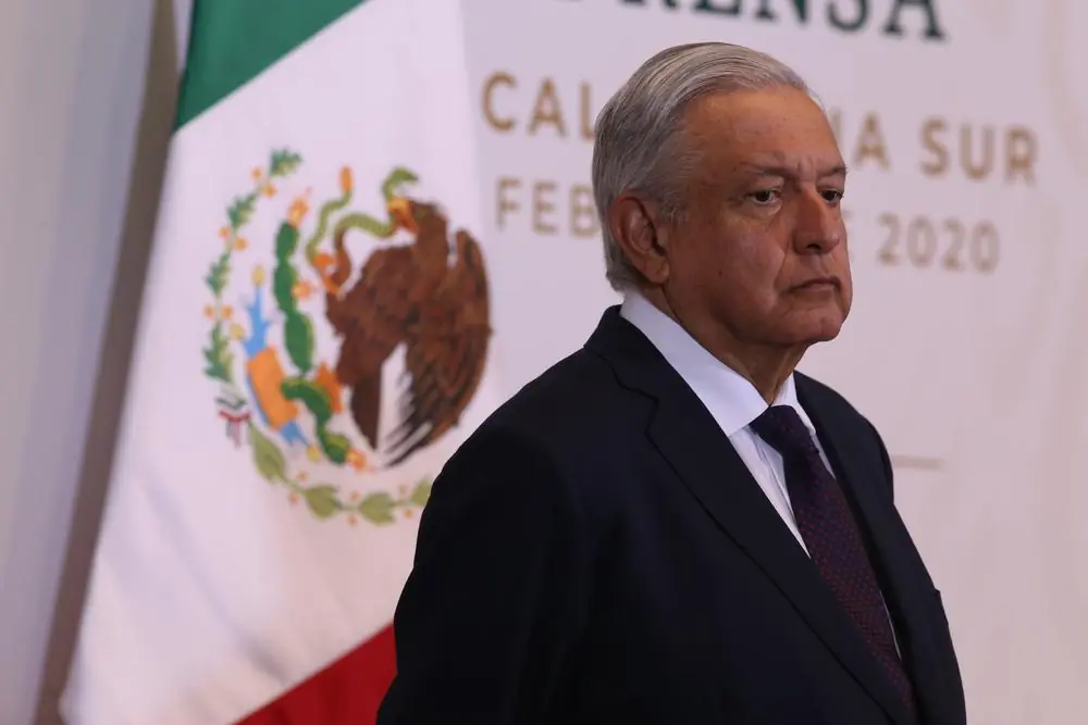 El ex presidente López Obrador critica prácticas estadounidenses que afectan la soberanía de México, aumentando las tensiones bilaterales.
