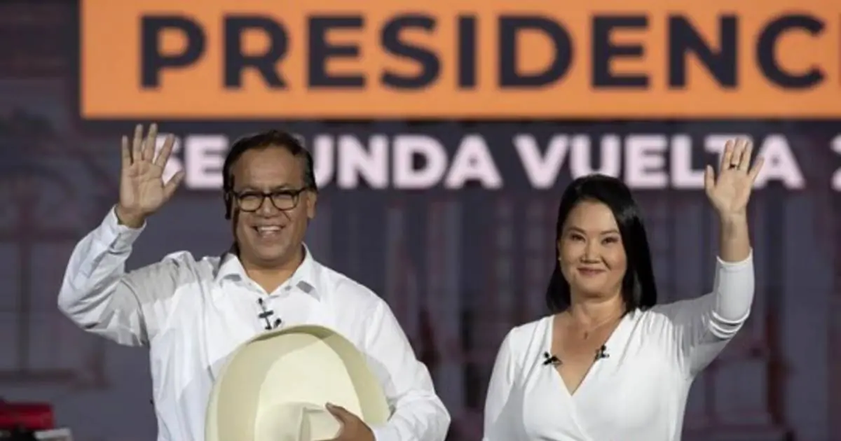 La contienda electoral entre Sánchez y Fujimori se define por votos aún no contabilizados.
