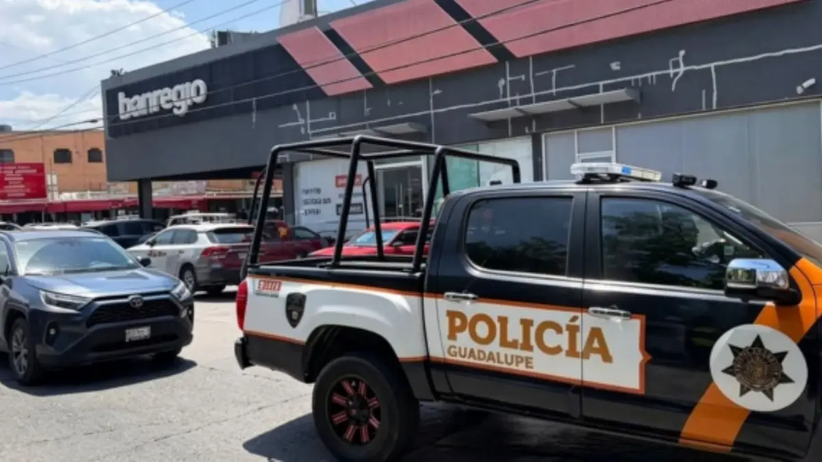 Un cliente fue despojado de una fuerte suma en un violento asalto en la localidad.