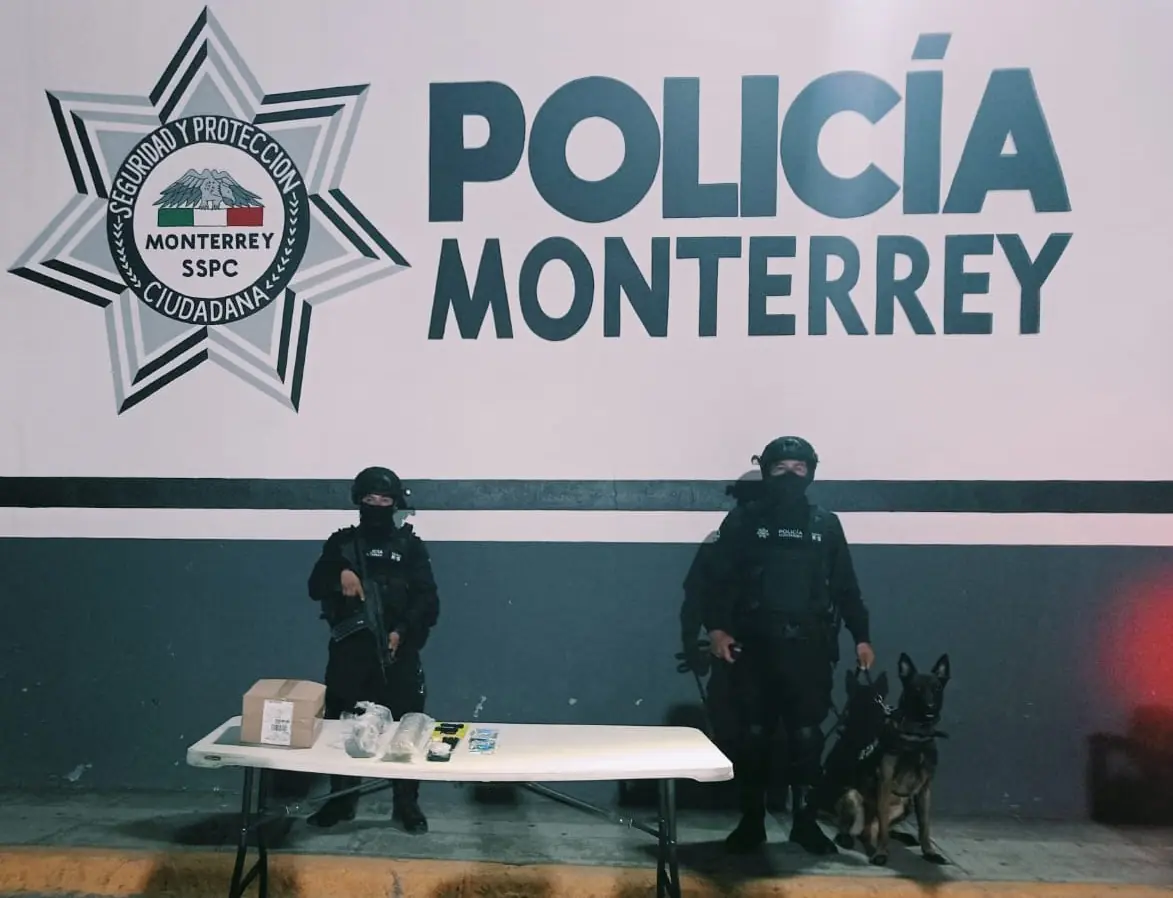 La Policía de Monterrey encontró diversas drogas ocultas en paquetes durante un operativo.