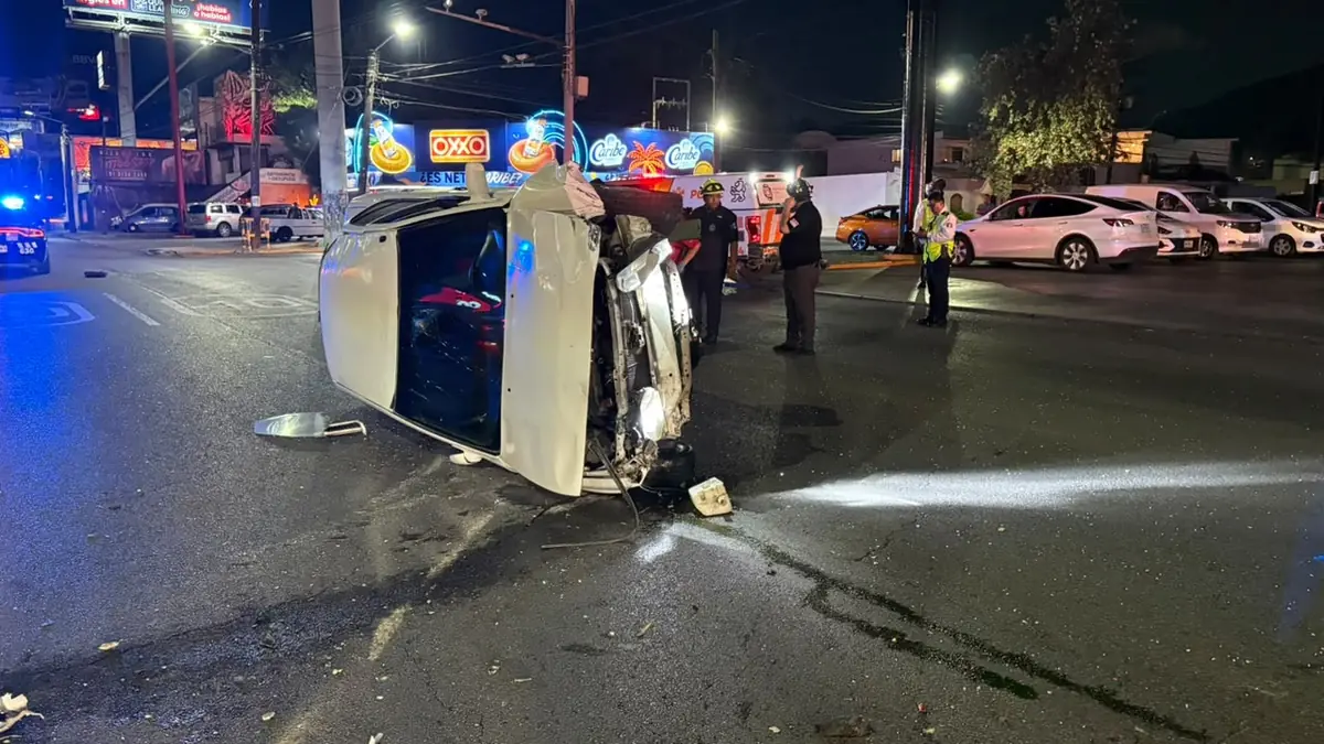 Tragedia en Monterrey provoca cierre parcial de vialidades en la zona.