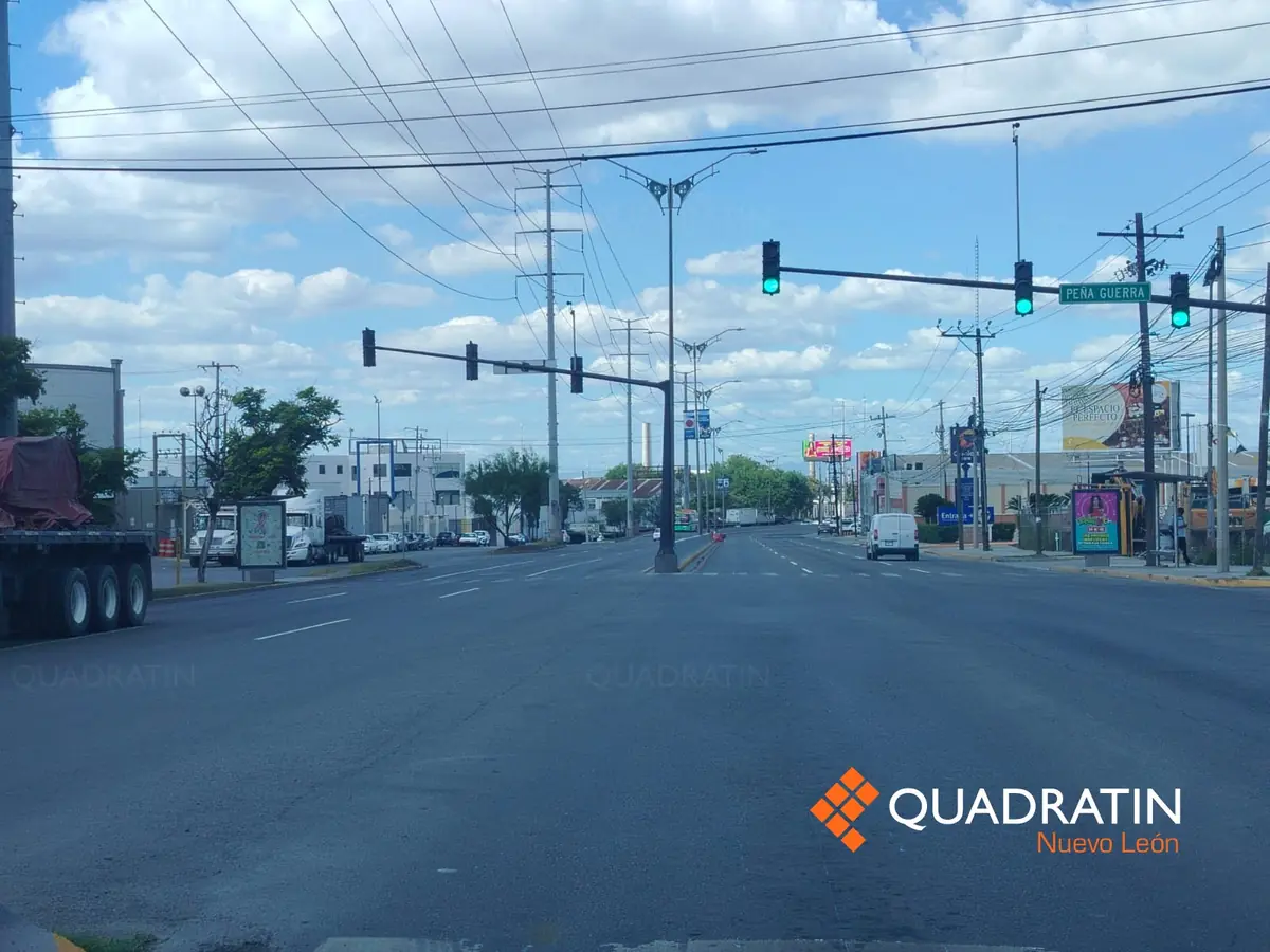 La afluencia ligera en la avenida refleja el impacto del evento deportivo en la movilidad urbana.