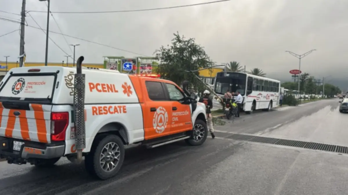 Un accidente de un camión dejó daños materiales y un conductor lesionado en las primeras horas de la mañana.