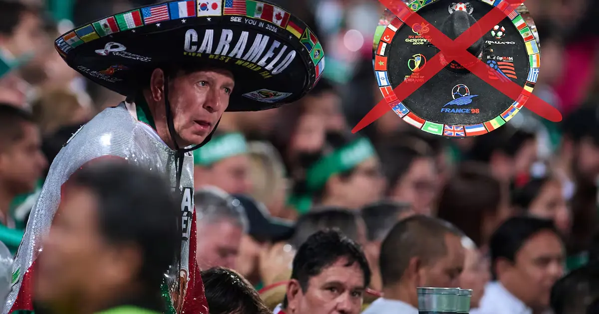 La afición mexicana celebra el curioso momento en el Estadio Ciudad de México durante un partido amistoso.