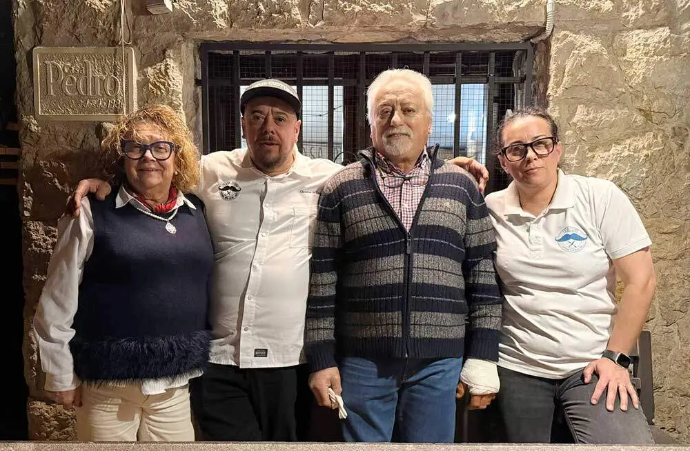 El restaurante Casa Pedro, fundado en 1983, evoluciona manteniendo su esencia y adaptándose a las nuevas tendencias culinarias.
