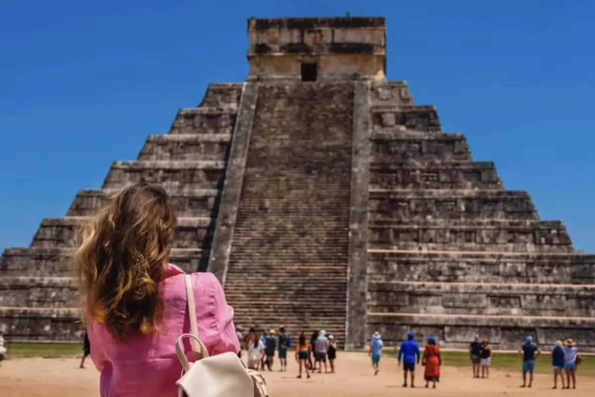 La afluencia turística en Chichén Itzá sigue creciendo, destacándose por su atractivo internacional.
