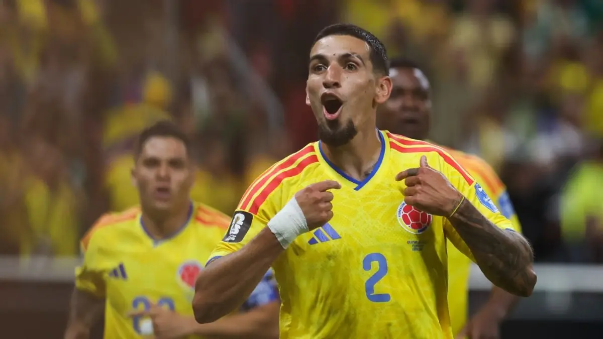 Un gol de Daniel Muñoz asegura el triunfo y pone a Colombia como líder del grupo K en el Mundial 2026.