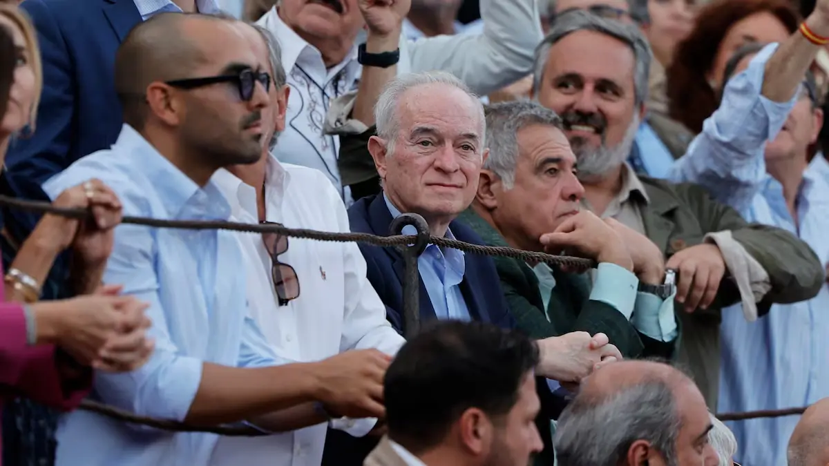 Una polémica resolución del magistrado ha desatado un debate interno urgente.