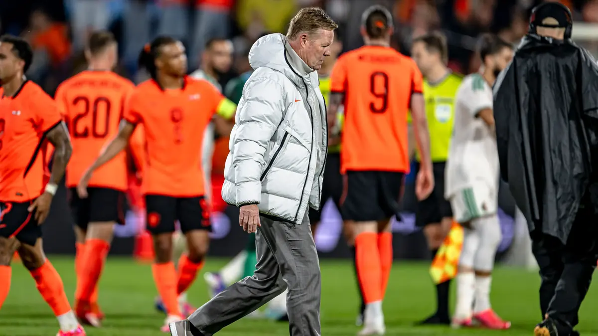 El director saliente del Feyenoord menciona desventajas del calor en Monterrey.