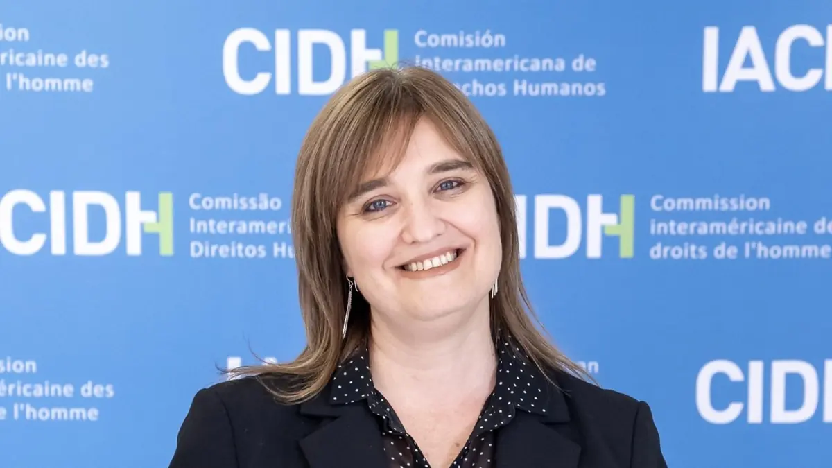 La vicepresidenta Andrea Pochak es acusada de abuso de autoridad y conflicto de intereses en Argentina.