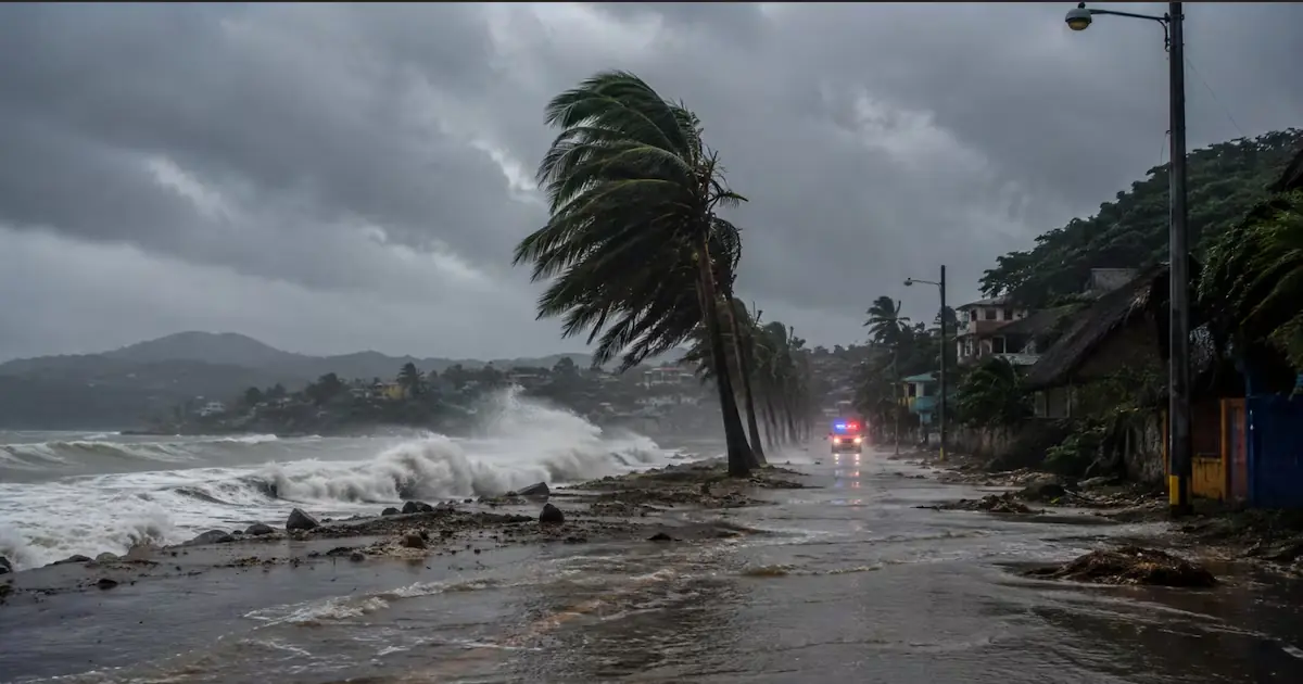 La depresión tropical Dos-E podría causar severos deslaves e inundaciones en la costa del Pacífico.