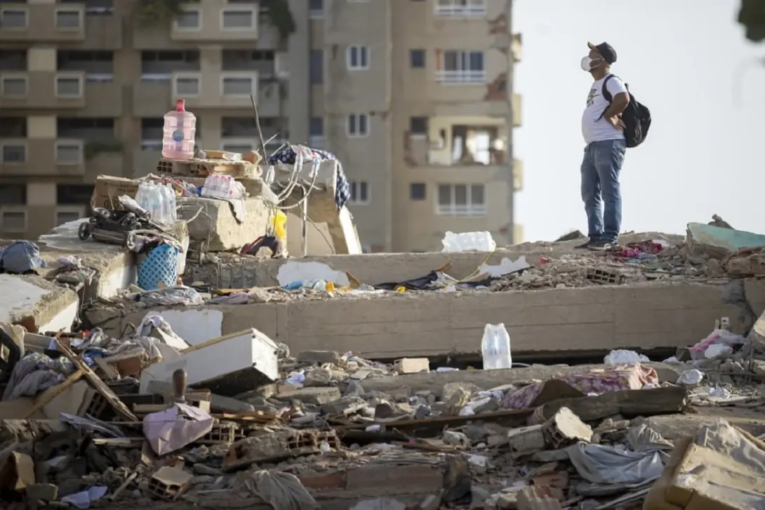 La ONU reporta 50 mil desaparecidos y 920 muertos tras los terremotos.