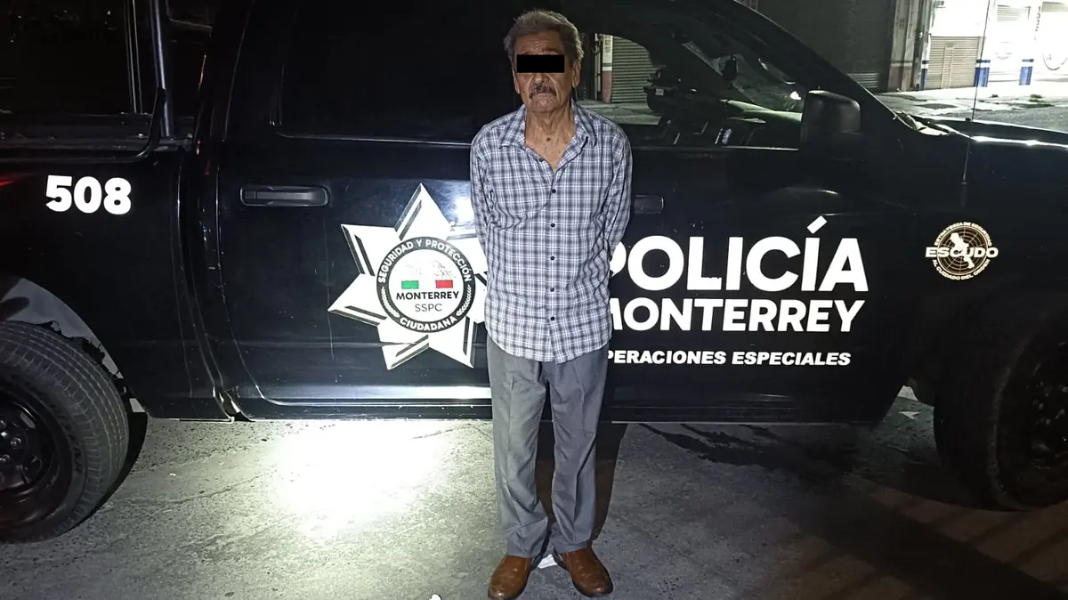 Un hombre de 74 años fue arrestado tras ser señalado por una pasajera en un transporte público.