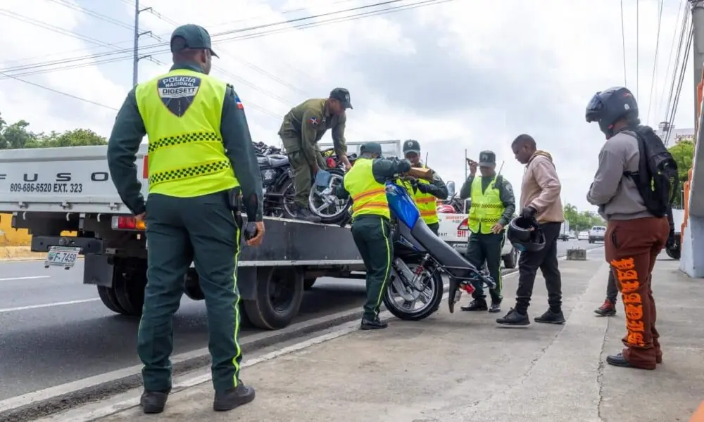 La Dirección de Tránsito realiza controles para reducir infracciones y promover la seguridad vial en la región.
