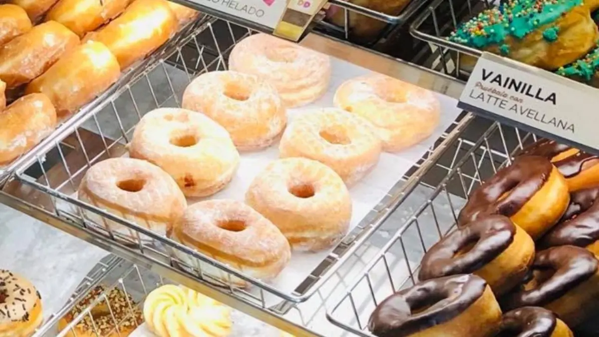 La cadena de cafeterías ofrece donas a un precio accesible en su jornada del Día de la Dona.