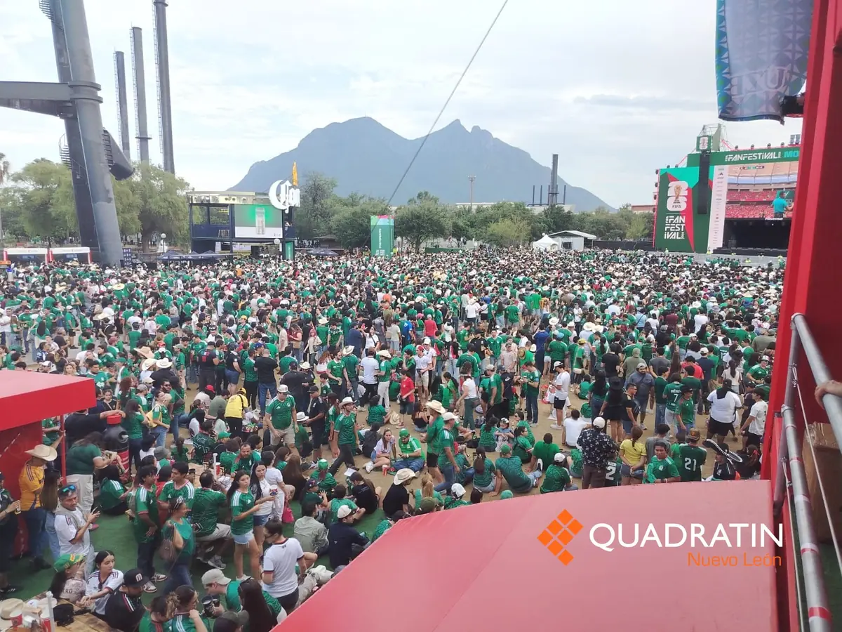 Más de 80 mil personas celebran el partido México vs. Corea del Sur en el Parque Fundidora.