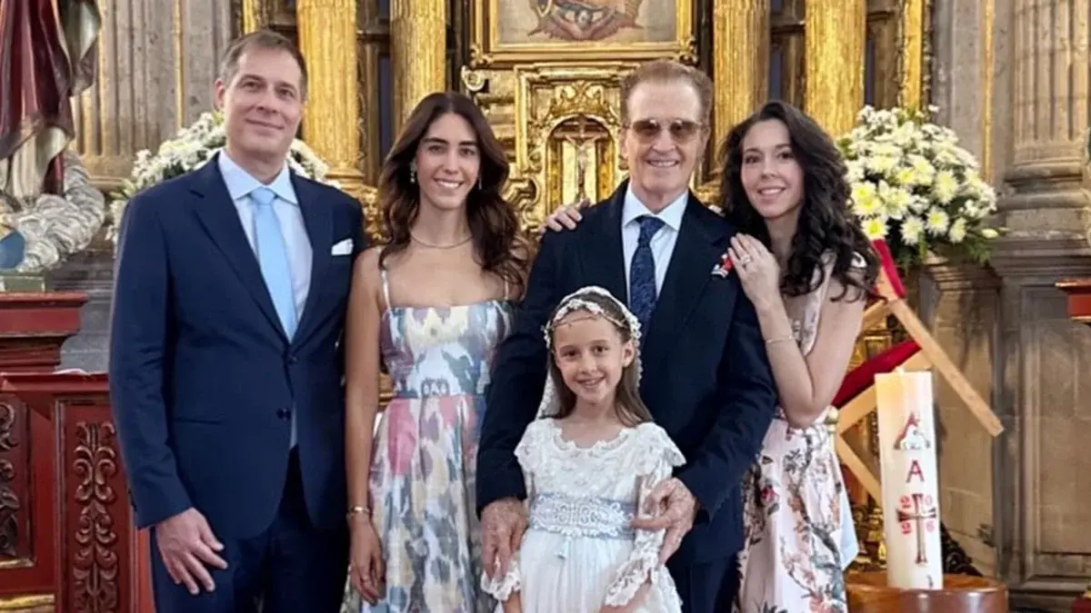 La ceremonia, acompañada de familiares, dejó una huella especial en la vida de la pequeña y su familia.
