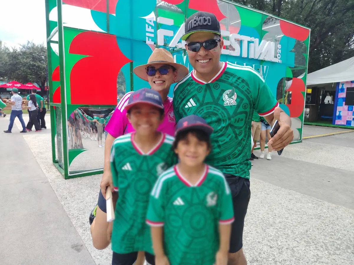 Familias de todo México se unen en el Fan Fest de Monterrey para apoyar a la selección nacional.