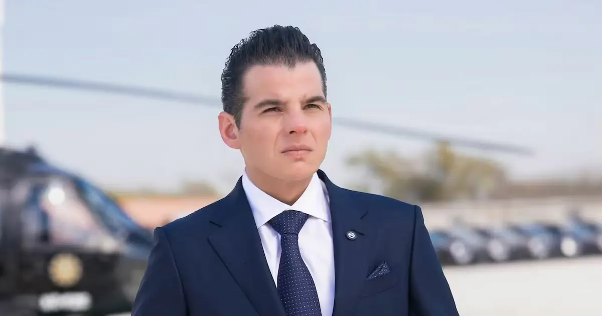 Miguel Ángel Flores, Secretario General de Gobierno, defiende avances en infraestructura en Nuevo León ante críticas.