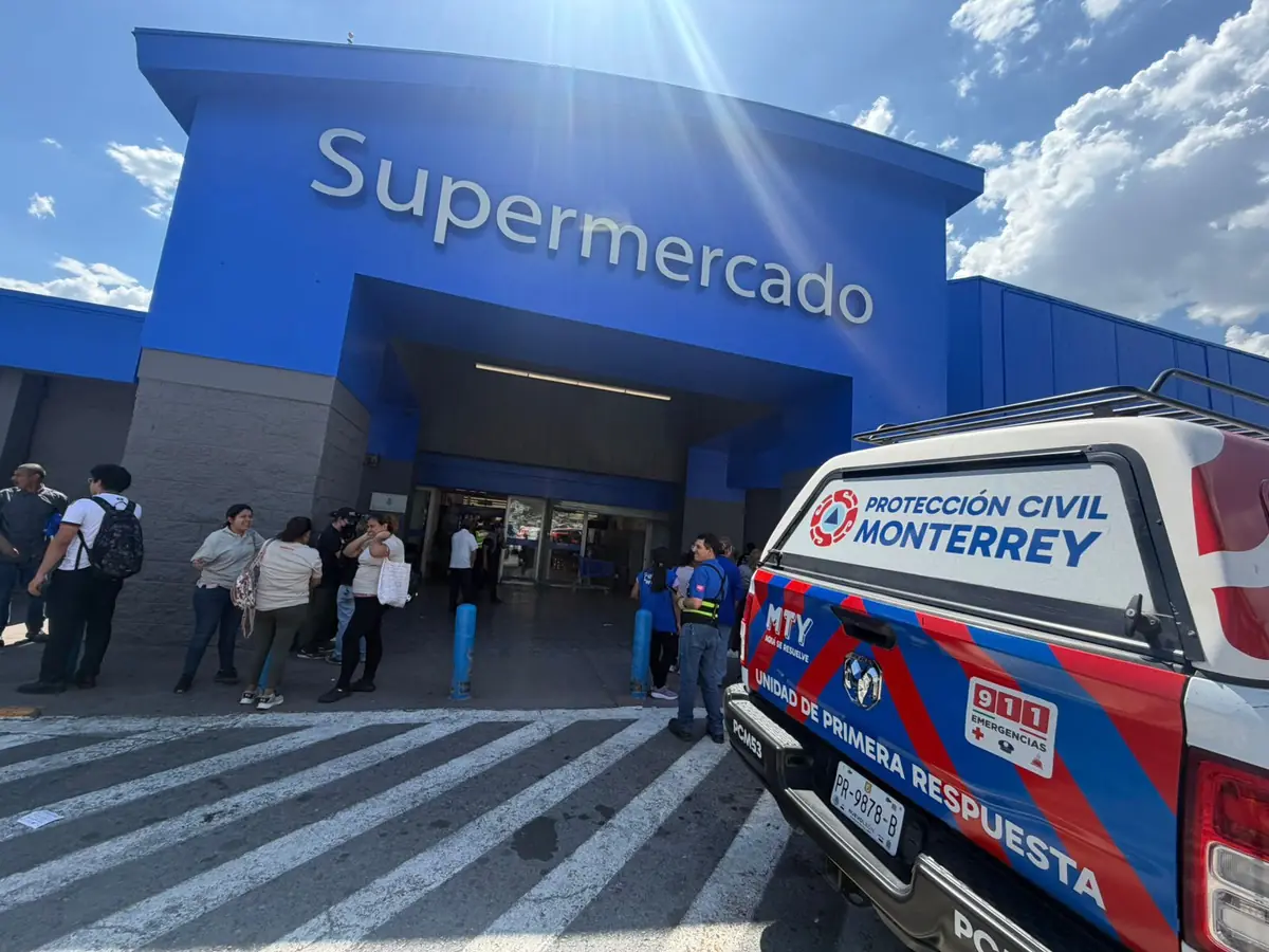 Más de 300 personas fueron desalojadas sin lesiones tras el incidente.