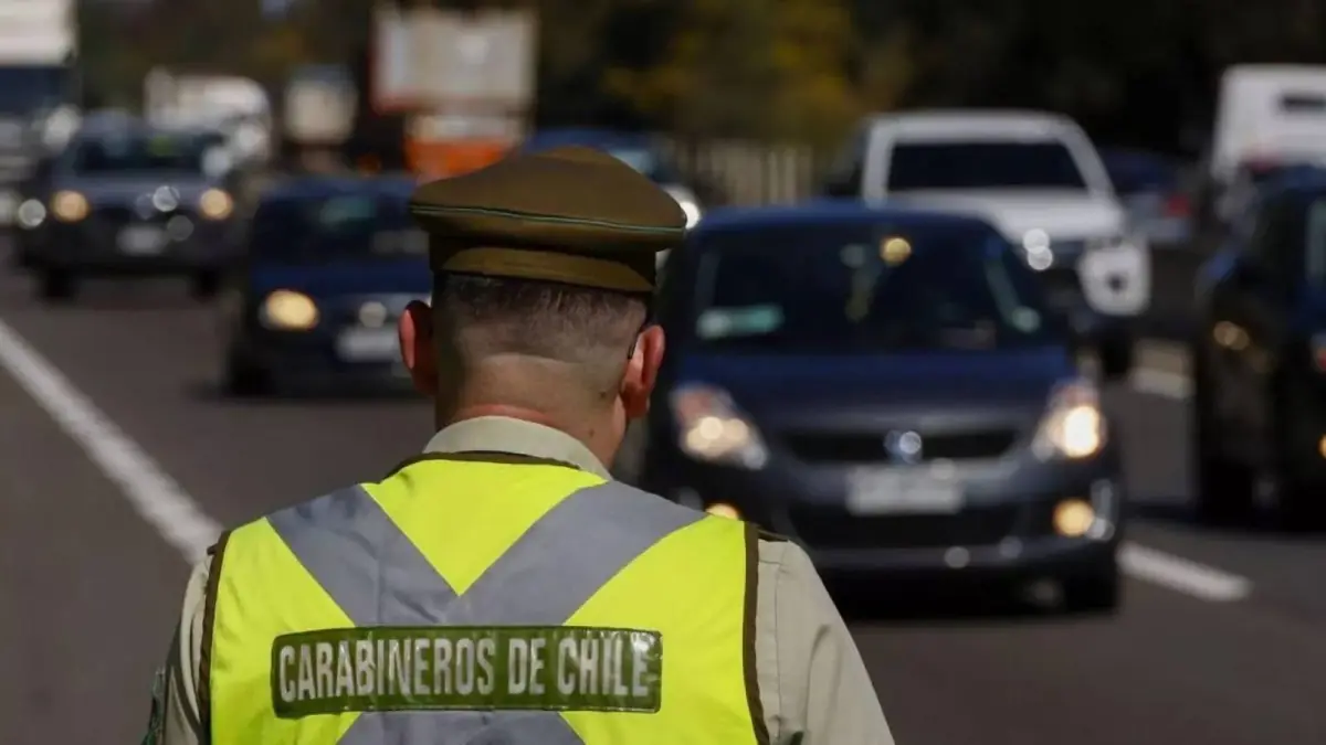 Carabineros reporta un alto número de fiscalizaciones durante el fin de semana largo en Chile.