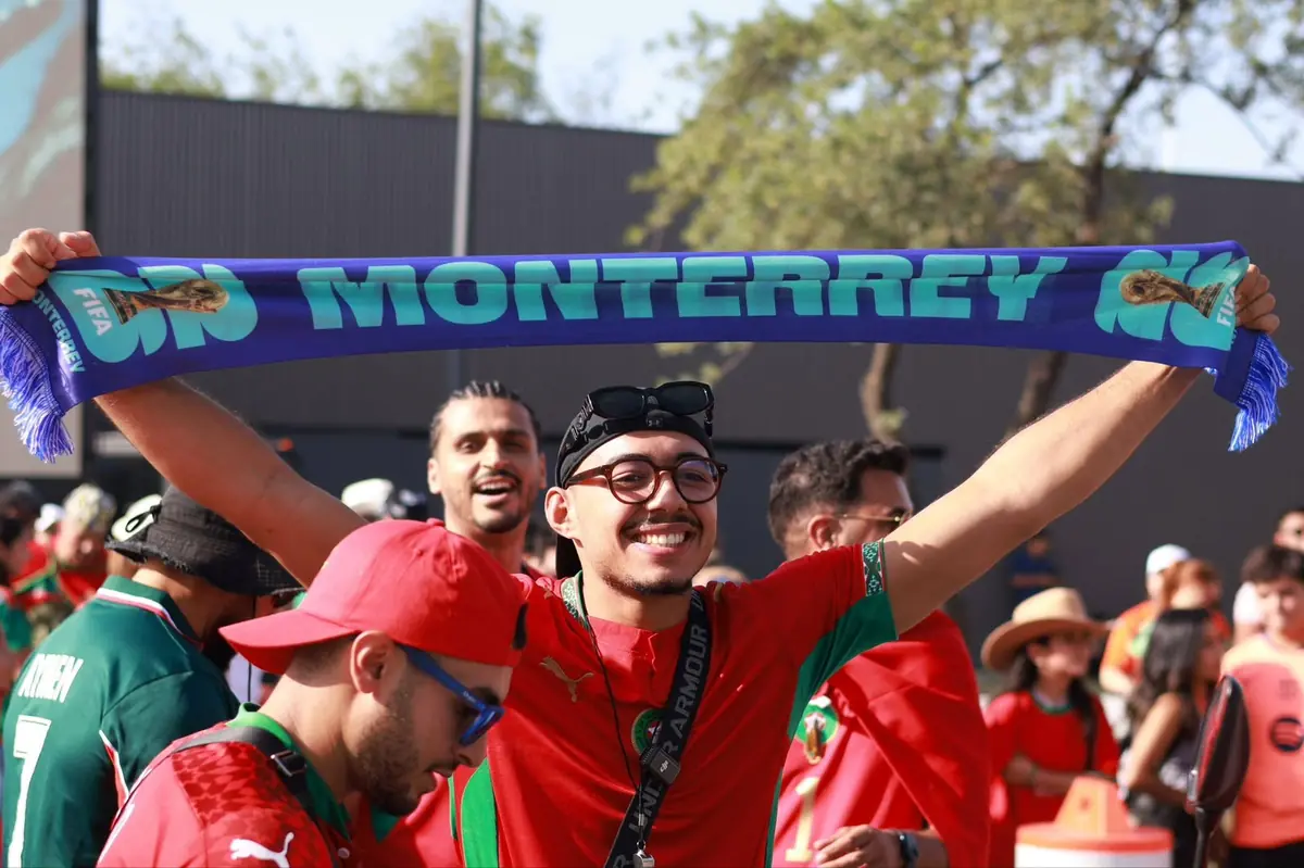 Aficionados se reúnen en Monterrey para disfrutar de la previa del emocionante encuentro de la Copa Mundial.