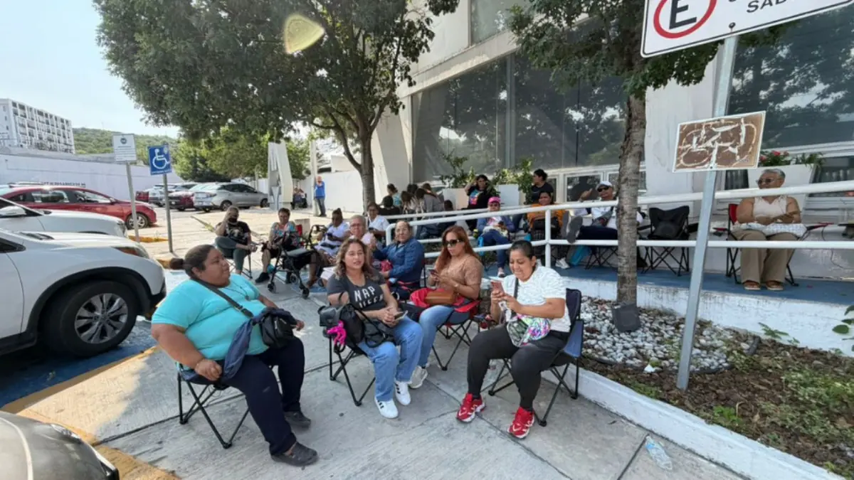 Más de 27 colonias exigen soluciones ante la falta de suministro de agua potable.