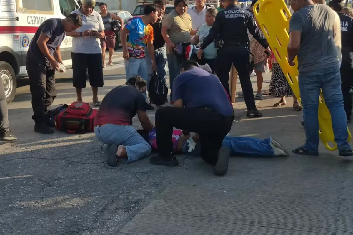 Una joven de 16 años resultó gravemente herida tras un choque entre una motocicleta y una camioneta.