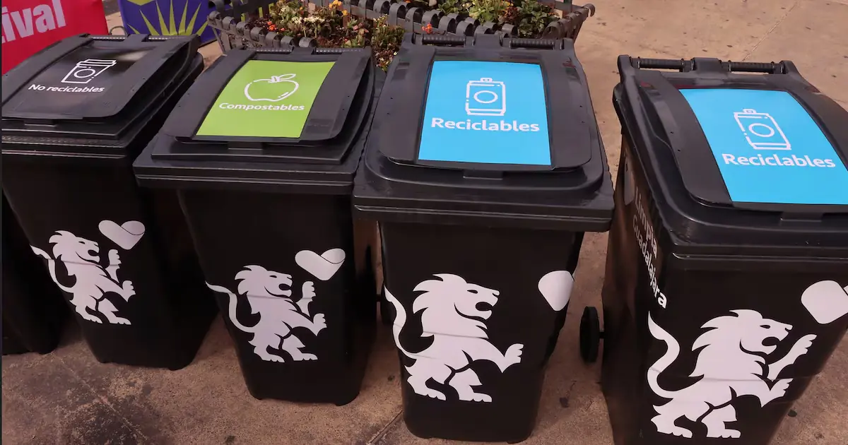 Esta iniciativa busca fomentar el reciclaje y mantener limpia la ciudad durante la Copa Mundial 2026.